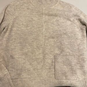 Pocket front max neck sweater